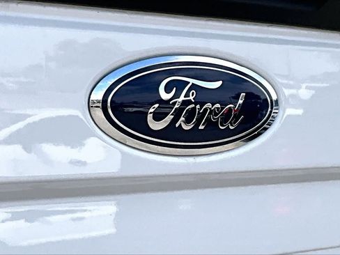 Used 2022 Ford F250 Lariat w/ Tremor Off-Road Package image 32