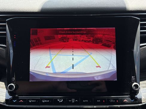 Used 2022 Jeep Wagoneer Series II RWD image 25