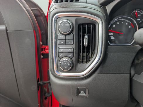 Used 2021 Chevrolet Silverado 1500 LT Trail Boss w/ Convenience Package II AWD/4WD image 32