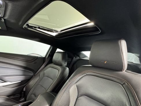 Used 2017 Chevrolet Camaro LT RWD image 14