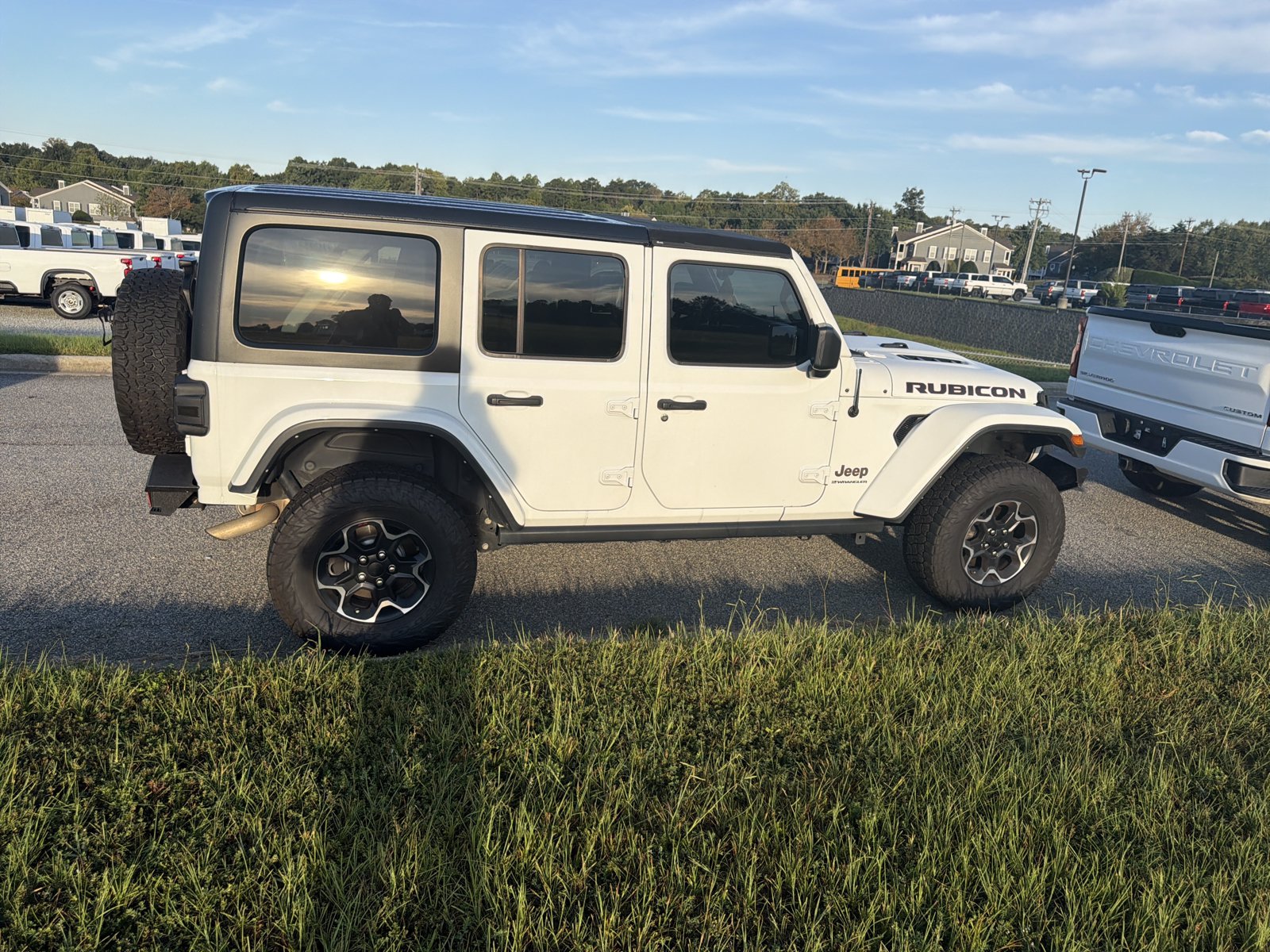 Used 2023 Jeep Wrangler Unlimited Rubicon w/ Cold Weather Group AWD/4WD image 11