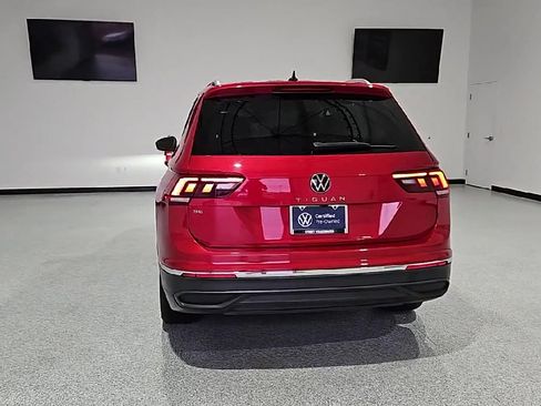 Certified 2023 Volkswagen Tiguan SE w/ Panoramic Sunroof Package FWD image 7