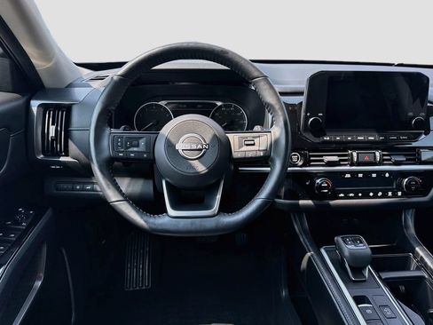 Used 2022 Nissan Pathfinder SL AWD/4WD image 21