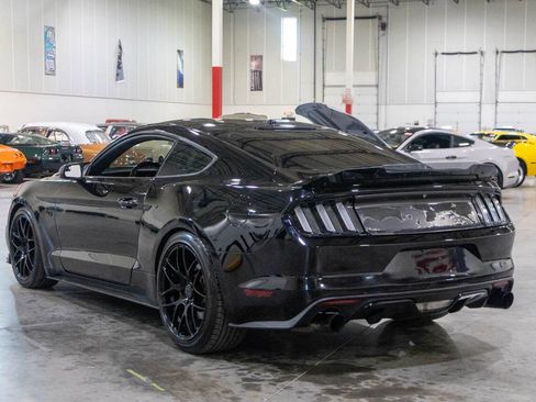 Used 2015 Ford Mustang GT Premium RWD image 4