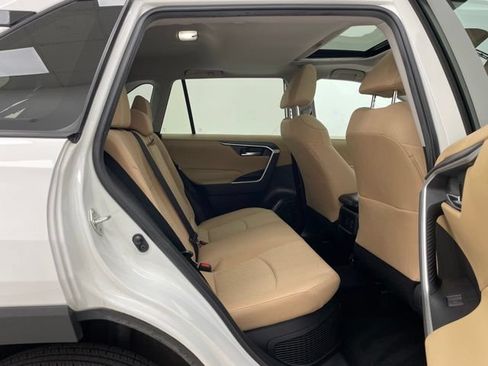 Used 2022 Toyota RAV4 XLE w/ Convenience Package AWD/4WD image 14