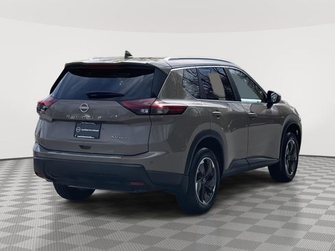 Used 2024 Nissan Rogue SV w/ SV Premium Package AWD/4WD image 5