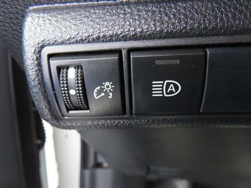 Used 2020 Toyota Corolla SE FWD image 18