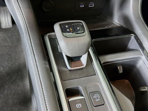 Used 2025 Nissan Pathfinder SV FWD image 19