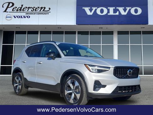 Certified 2023 Volvo XC40 B5 Plus w/ Protection Package Premier image 1