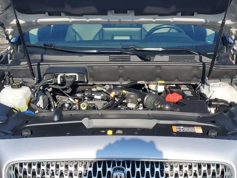 Certified 2023 Lincoln Nautilus Reserve image 8