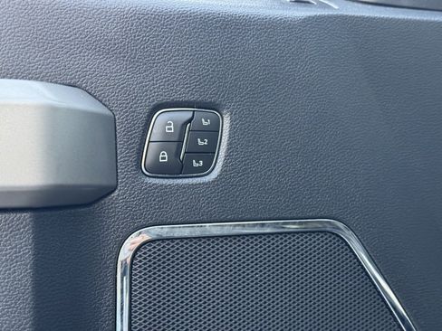 Used 2022 Ford F350 Lariat w/ Black Appearance Package image 11