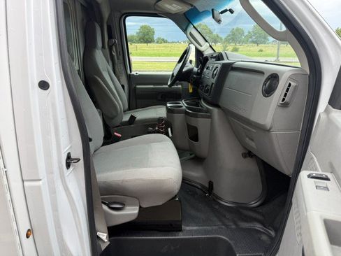 Used 2017 Ford E-350 and Econoline 350 Super Duty RWD image 9