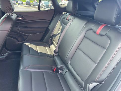Used 2025 Chevrolet Trax RS w/ Sunroof Package FWD image 14