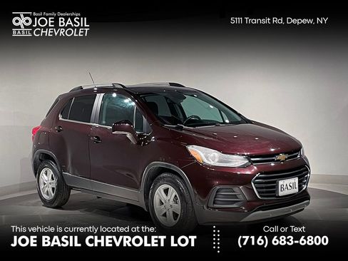 Used 2020 Chevrolet Trax LT image 1
