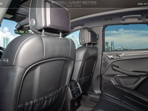 Used 2024 Porsche Macan image 17