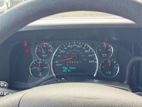 Used 2025 Chevrolet Express 2500 w/ Driver Convenience Package RWD image 7