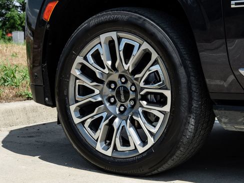 Used 2023 GMC Yukon Denali Ultimate AWD/4WD image 65