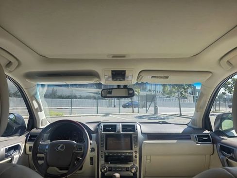 Used 2018 Lexus GX 460 Premium w/ Premium Package AWD/4WD image 21