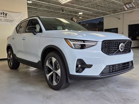 New 2026 Volvo XC40 B5 Plus w/ Protection Package Premier AWD/4WD image 6