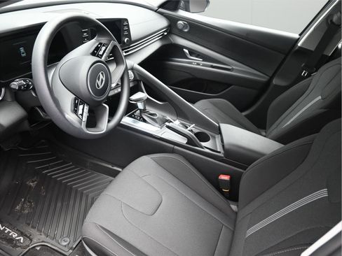 New 2026 Hyundai Elantra SE FWD image 9
