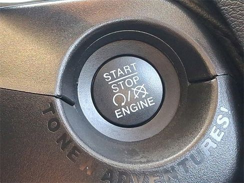 Used 2021 Jeep Renegade Limited image 22