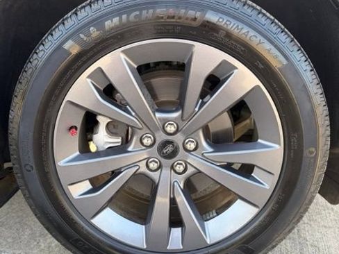 Used 2024 Ford Explorer XLT w/ Equipment Group 202A AWD/4WD image 13