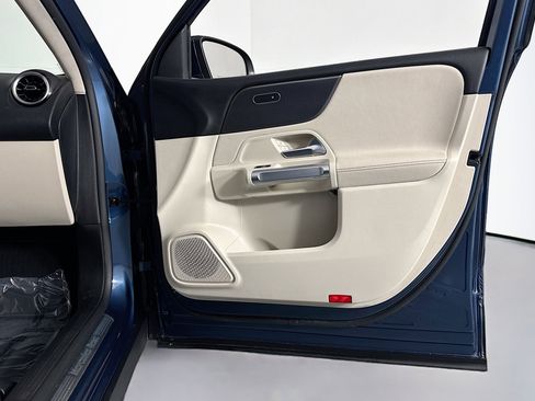 Used 2022 Mercedes-Benz GLB 250 image 23