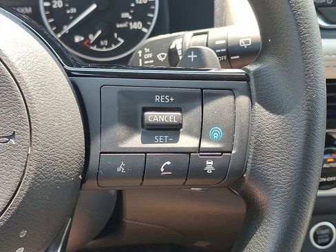Used 2022 Nissan Rogue SV AWD/4WD image 10