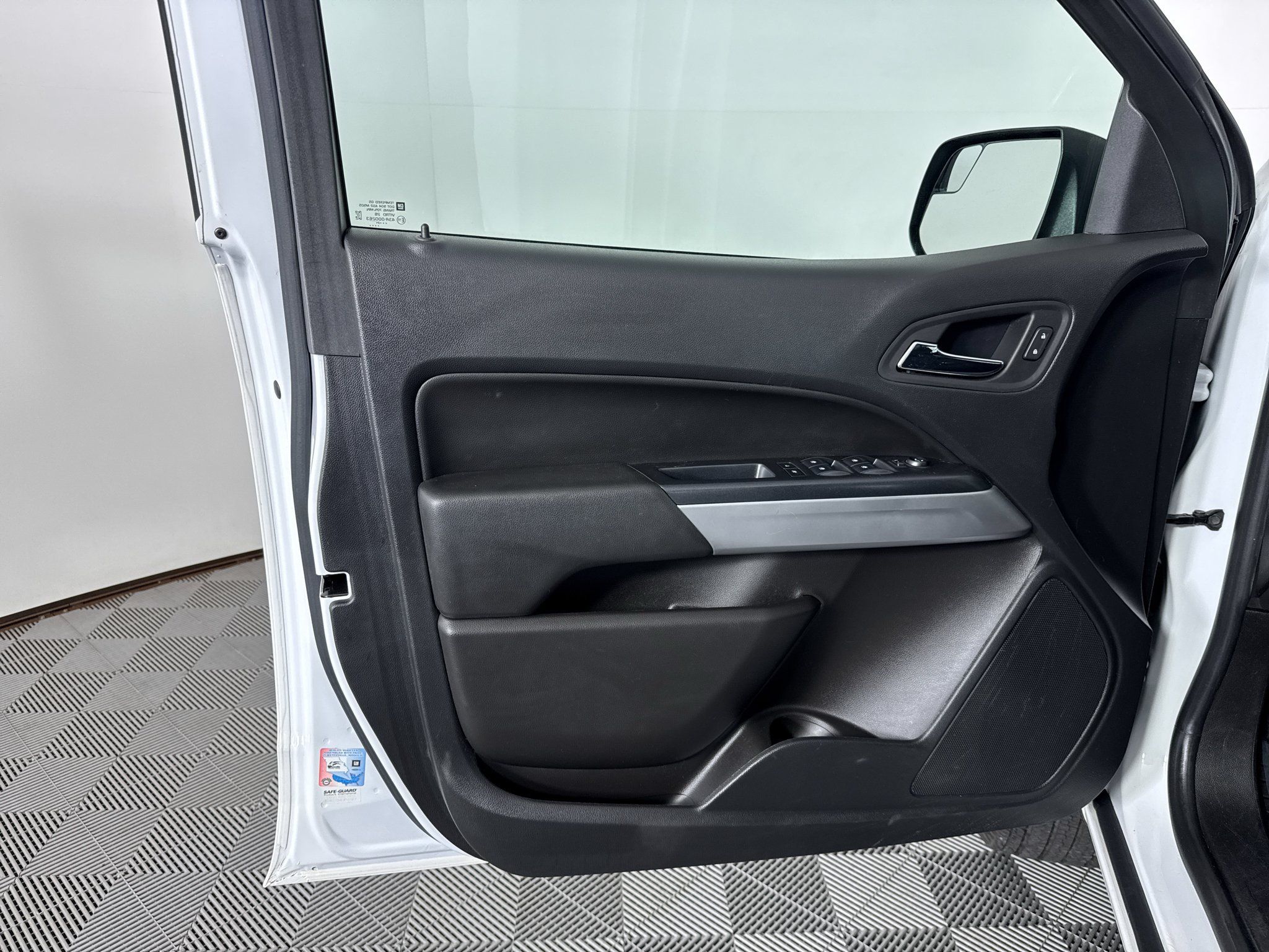 Used 2021 Chevrolet Colorado LT w/ LT Convenience Package AWD/4WD image 22