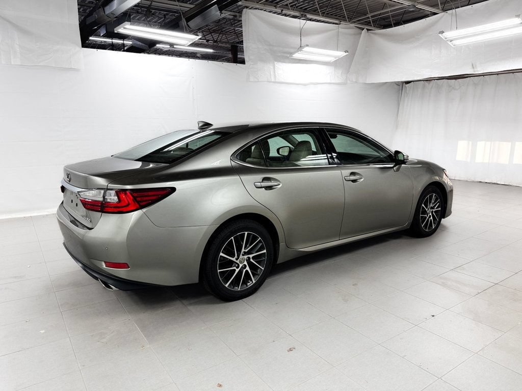 Used 2017 Lexus ES 350 w/ Luxury Pkg & Navigation w/ Luxury Package FWD image 7