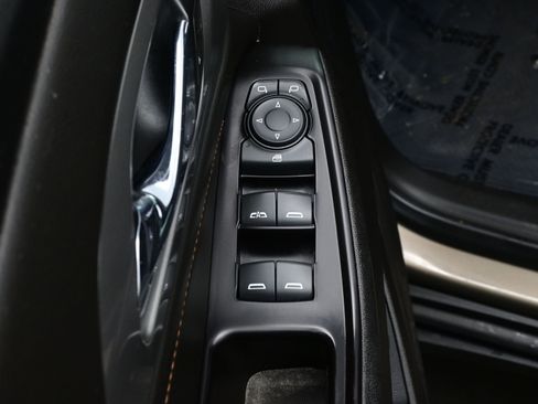 Used 2020 Chevrolet Traverse LT AWD/4WD image 11