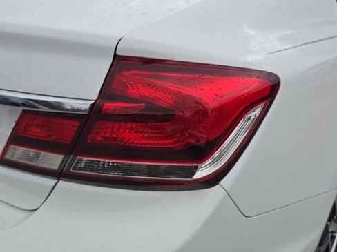 Used 2015 Honda Civic SE image 11