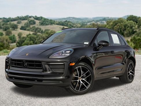 Used 2025 Porsche Macan AWD/4WD image 1