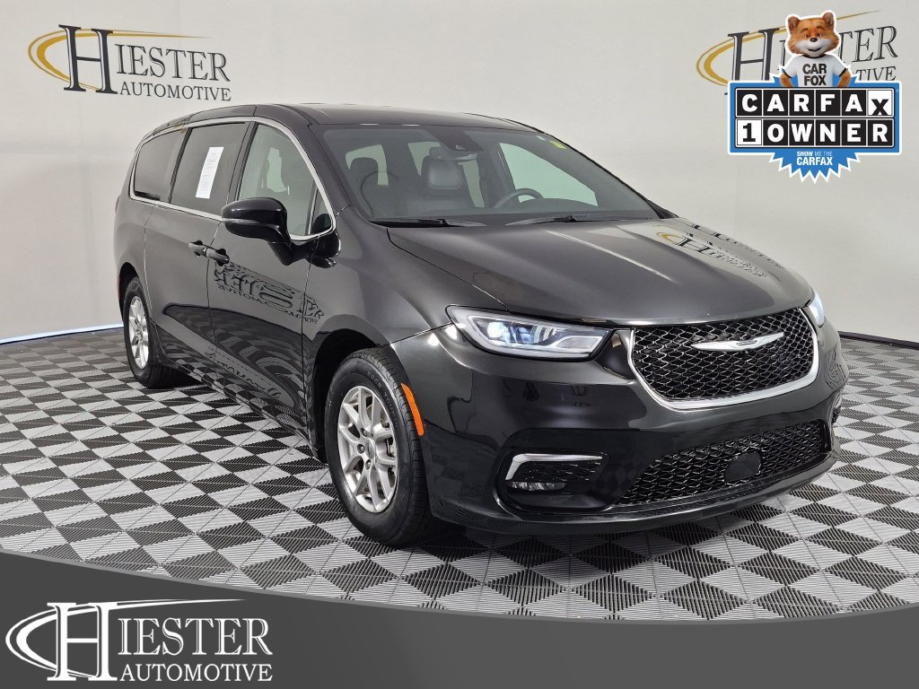 Used 2025 Chrysler Pacifica Select FWD 360° Tour