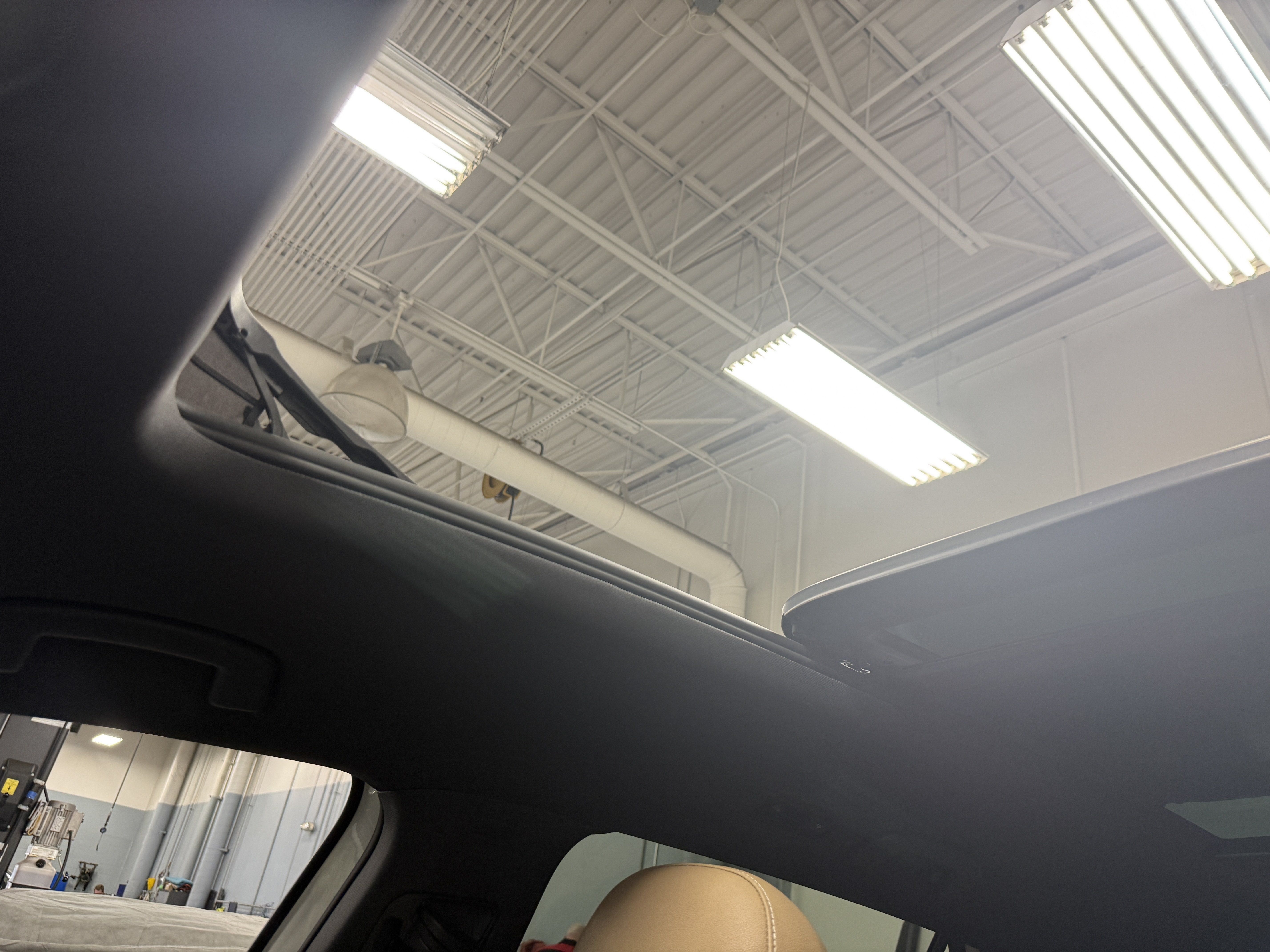 Certified 2020 Volkswagen Atlas Cross Sport SE w/ Panoramic Sunroof Package AWD/4WD image 7