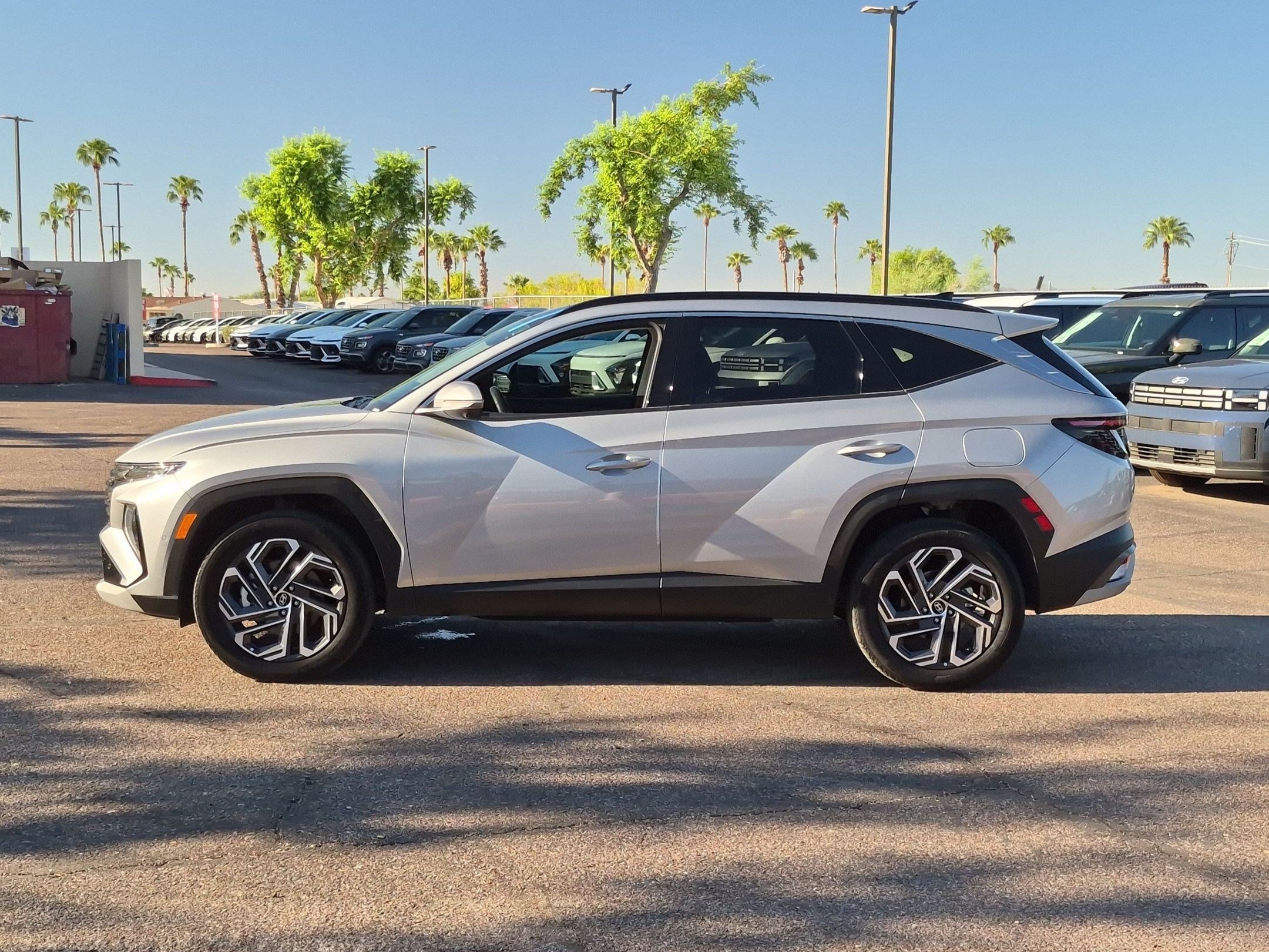 Certified 2025 Hyundai Tucson Limited AWD/4WD image 9