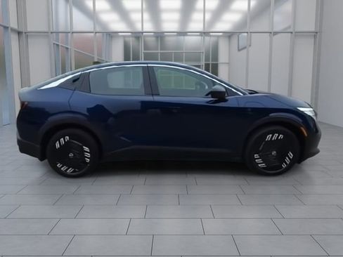 New 2026 Nissan Leaf FWD image 9
