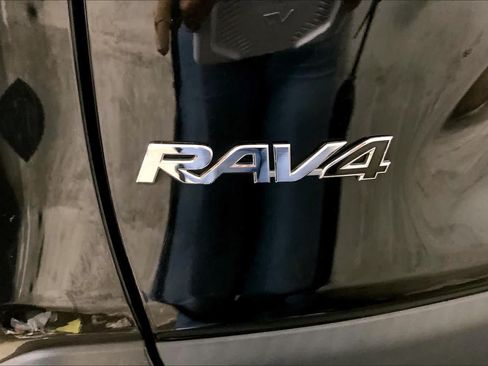 Used 2024 Toyota RAV4 XLE AWD/4WD image 10