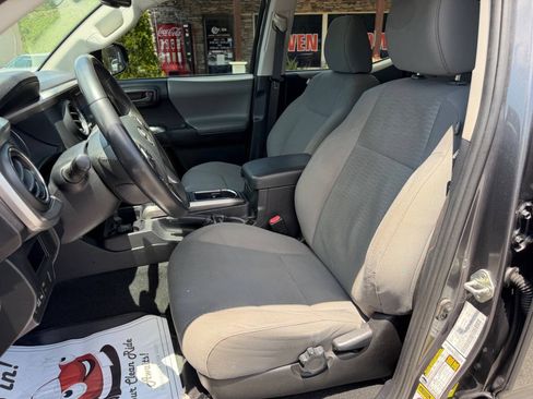 Used 2017 Toyota Tacoma SR5 w/ Tow Package AWD/4WD image 12