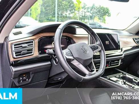 Used 2025 Volkswagen Atlas SE FWD image 25