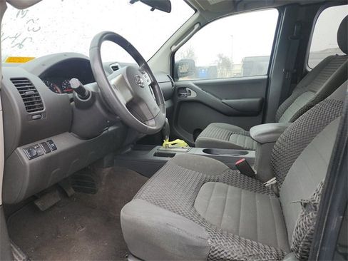 Used 2010 Nissan Frontier SE w/ SE Value Truck Pkg image 11