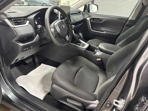 Used 2025 Toyota RAV4 LE image 13