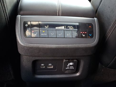 Used 2023 Nissan Pathfinder Platinum AWD/4WD image 14