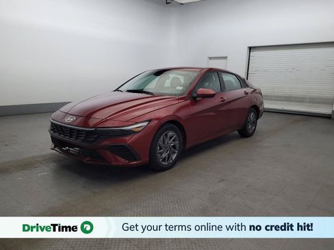 Used 2024 Hyundai Elantra SEL FWD image 1