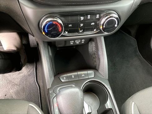Used 2023 Chevrolet TrailBlazer LT FWD image 25