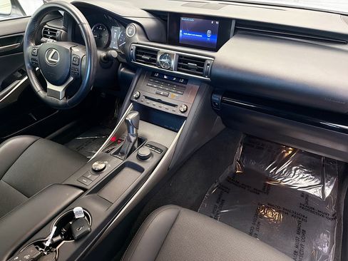 Used 2019 Lexus IS 300 RWD image 12
