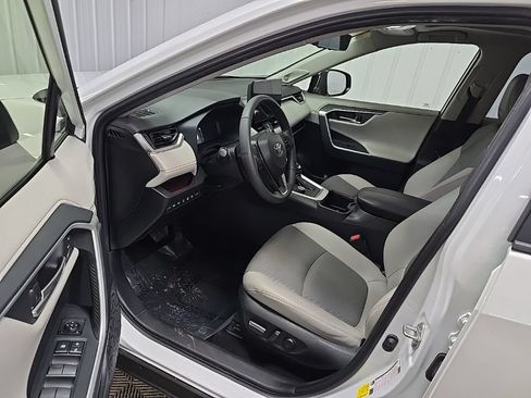 Used 2024 Toyota RAV4 Limited w/ Advanced Technology Package AWD/4WD image 30