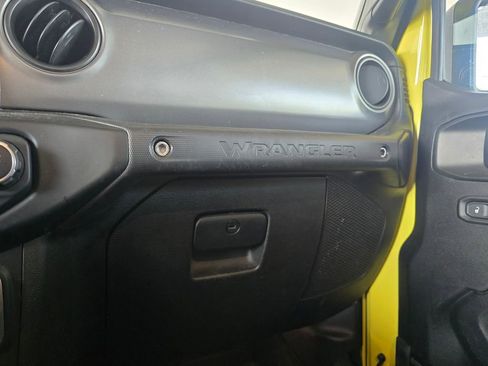 Used 2023 Jeep Wrangler Unlimited Sport AWD/4WD image 19