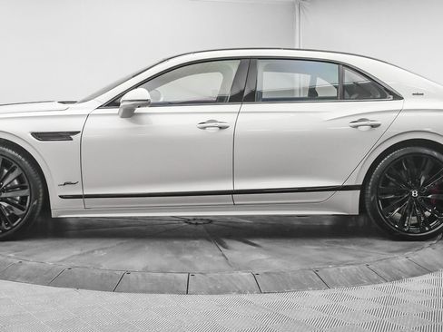 New 2025 Bentley Flying Spur Plug-In Hybrid image 9