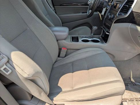 Used 2012 Jeep Grand Cherokee Laredo w/ Laredo E Group AWD/4WD image 20